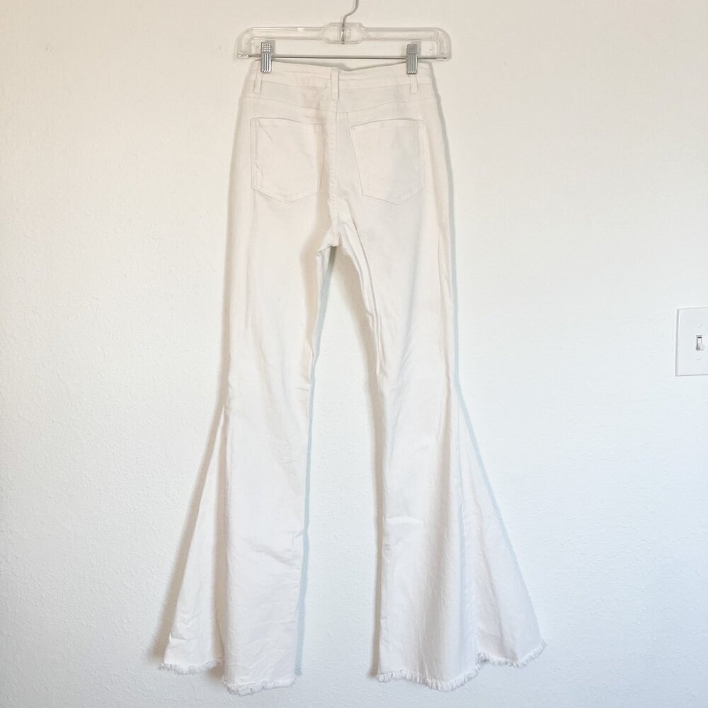 Altar'd State Mid Rise Flare Bell Bottom White Stretchy Jeans Size Small - Picture 6 of 10